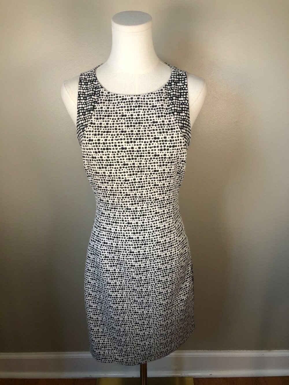 Banana Republic Black White Dotted Sleeveless Sheath Dress Size 2 Chic Polished